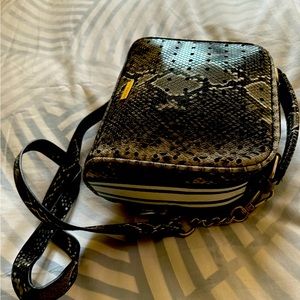 Skinny Dip London Crossbag